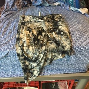 Asymmetrical Hem Skirt!!!